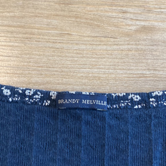 Brandy Melville Zelly top - Picture 2 of 3